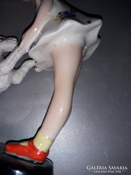 GOLDSCHEIDER - kislány a foxijával - sérült porcelán szobor figura eredeti jelzett SÉRÜLT