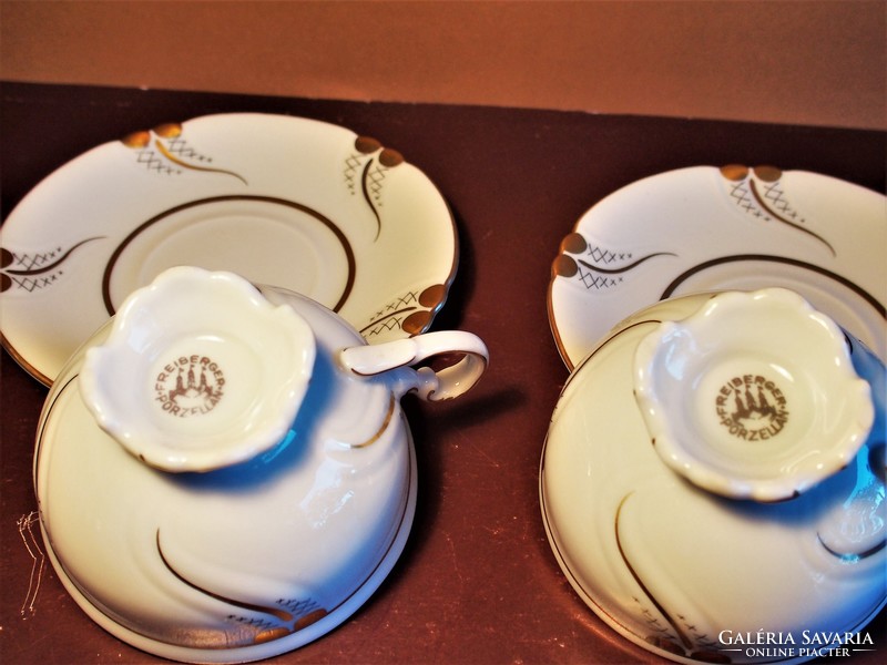 Vintage Freiberger porcelán kávéscsészék, komplett, német gyártmány; hófehér, arany díszítés 