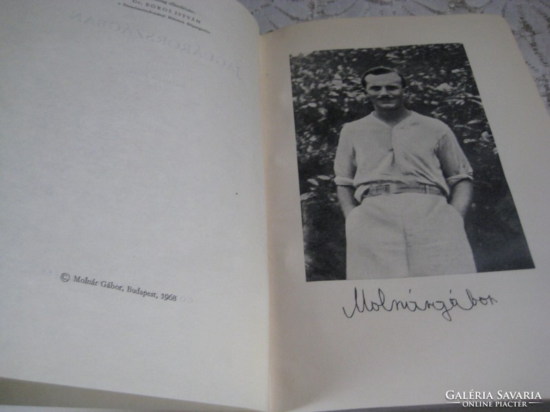 Molnár Gábor  : Jaguárországban    Gondolat  kiadó  1968
