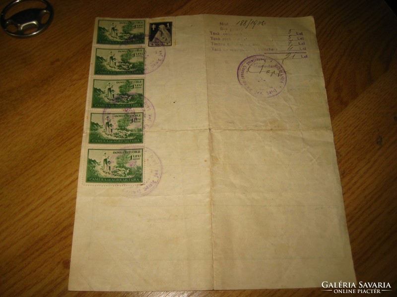 Romániai hivatalos irat  okmány bélyegekkel 1935 ből   18 x 21 cm