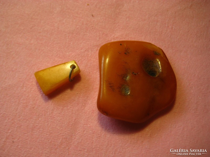 Amber original 36 x 32 mm and 16 x 9 mm 5 grams