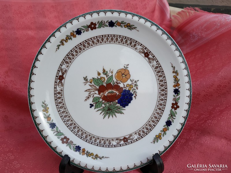 Gyönyörű virágmintás antik porcelán tányér