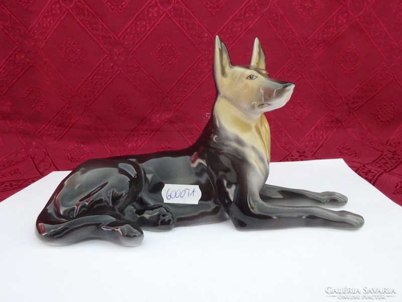 Hollóházi porcelán figurális szobor, kézzel festett farkaskutya. Hossza 20 cm. Vanneki!