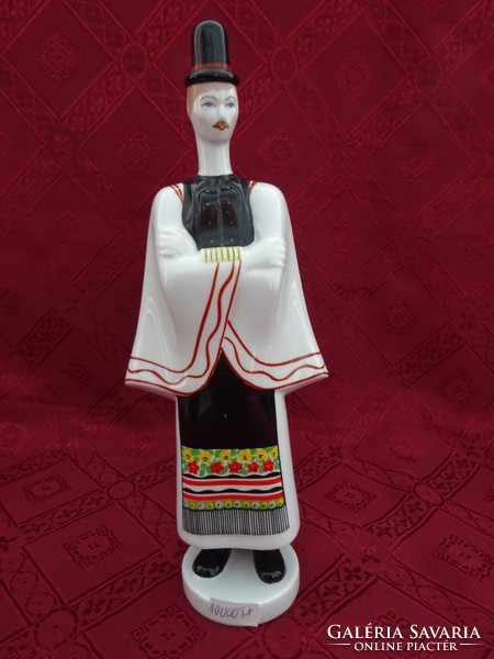 Aquincum porcelán figurális szobor, fiú népviseleti ruhában. Vanneki!