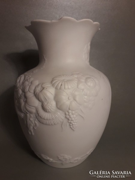 A.K. Kaiser biscquit porcelán  váza virág mintával Frey jelzéssel