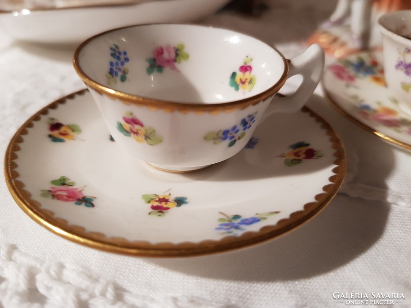 Royal Doulton babamèretű angol  porcelàn teàs 