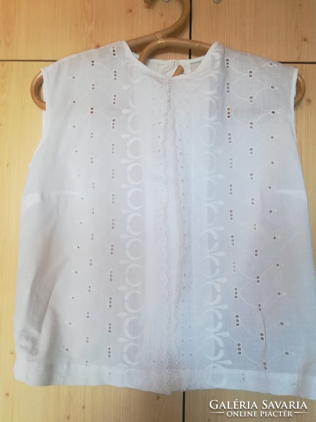 Vintage blouse with hole embroidery