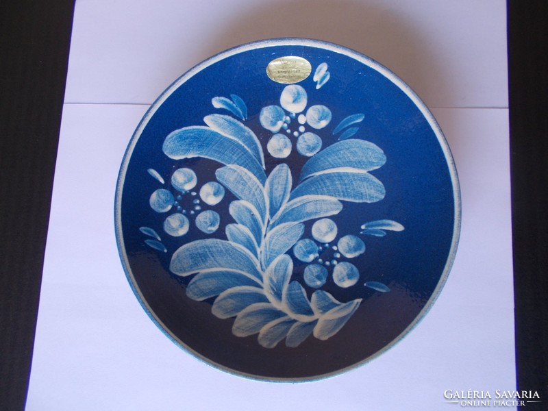 Beautiful blue marked ceramic wall plate, 20 cm