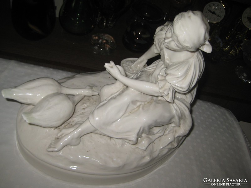 Liba tömő  porcelán  kislány  , ritkán felbukkanó szép műtárgy , valószínű , Bernard Bloch