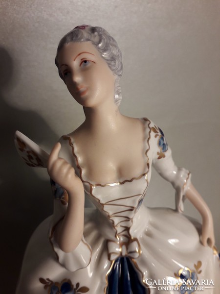 RITKA Antik - ROYAL DUX -  barokk hölgy legyezővel jelzett, eredeti porcelán szobor, figura