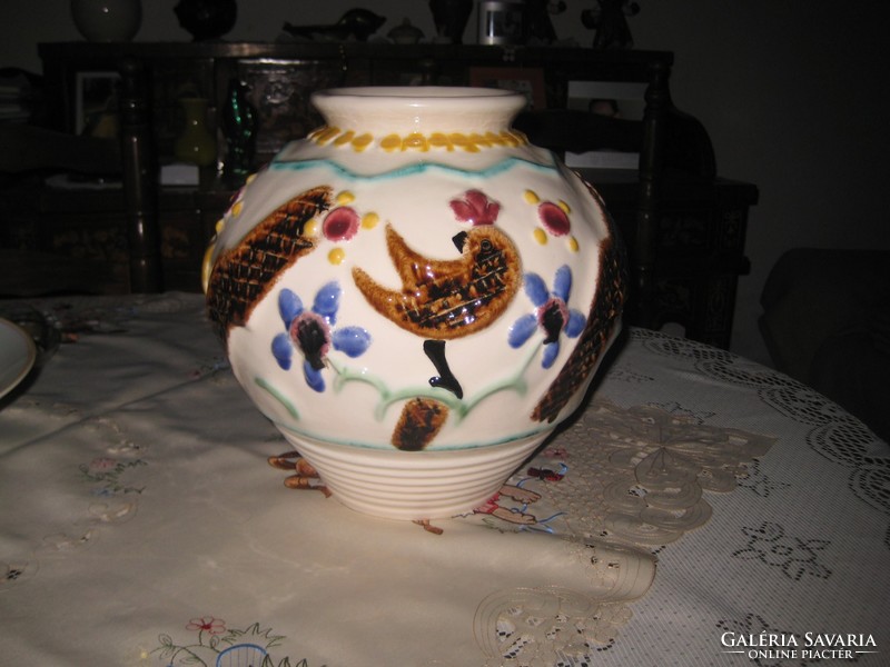 Zsolnay , Sinkó féle ismert , madaras váza  , pirogranitból  , 28 x 24 cm  jelzett