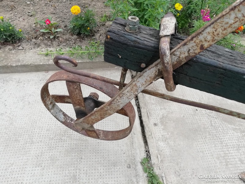 Antique horse plow grave 2.