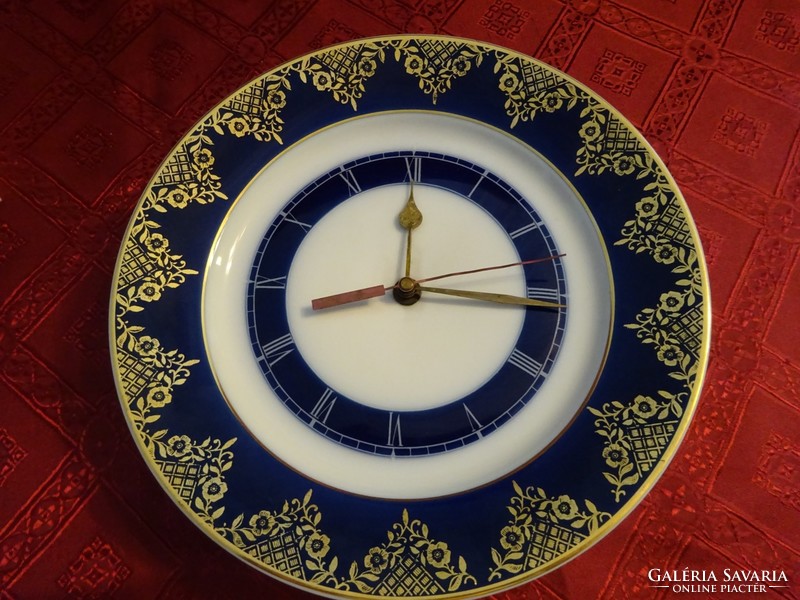 Czechoslovak porcelain wall clock with cobalt blue and gold decoration. Its diameter is 24 cm. He has!