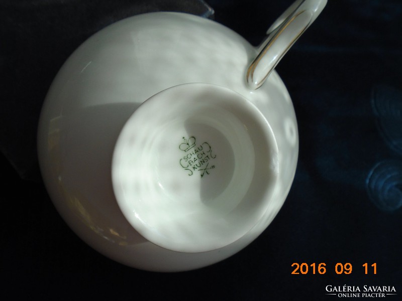 Látványos kézzel festett Meisseni virágcsokorral SCHAUBACH KUNST   teás csésze