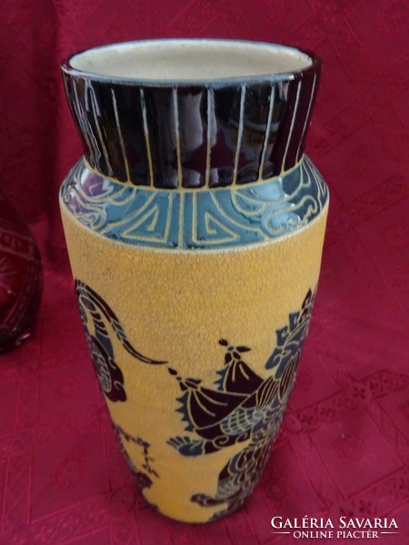 Vietnami porcelán váza, kézzel festett, magassága 28 cm, felső átmérője 9,5 cm. Vanneki!