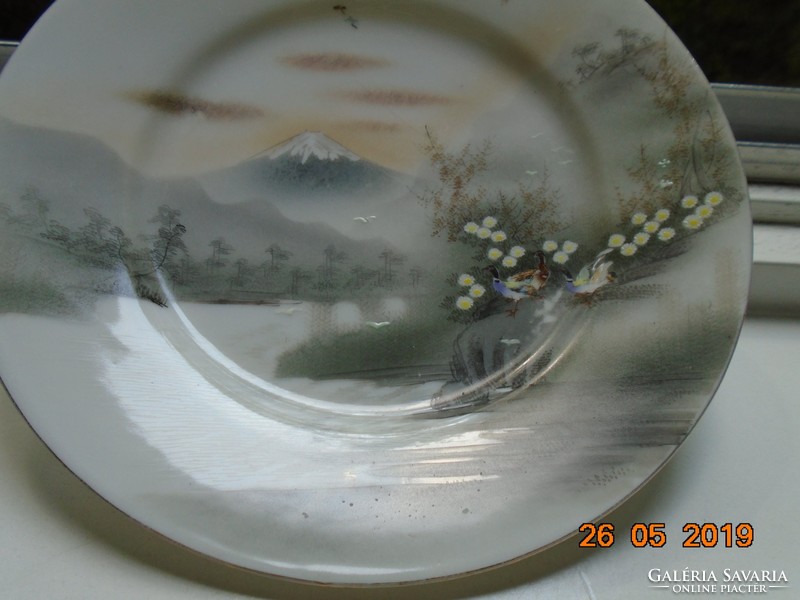Kutani with unique picturesque landscape, colorful waterfowl, special eggshell plate