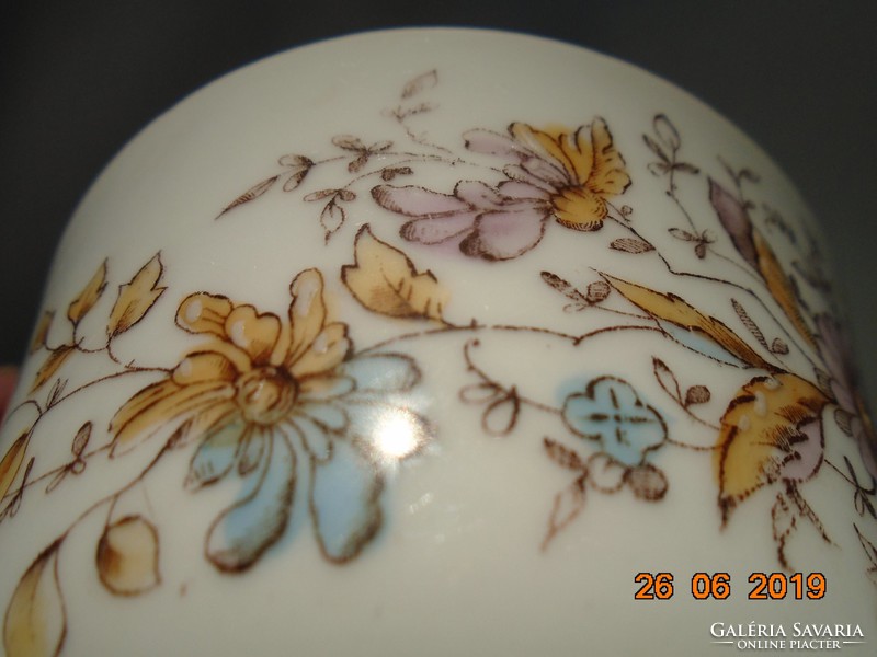 Antik kézzel festett virágos rácsos mintás számozott teás csésze
