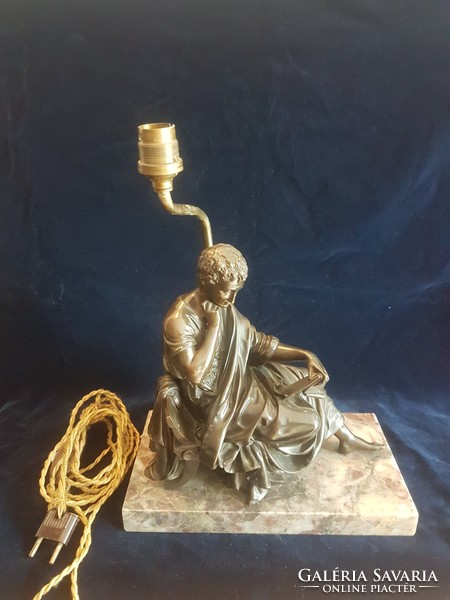 Asztali lámpa bronz szoborral