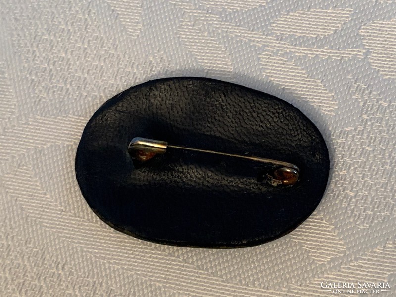 Retro ceramic brooch