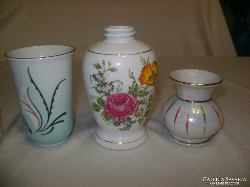 Három darab kisebb porcelán váza