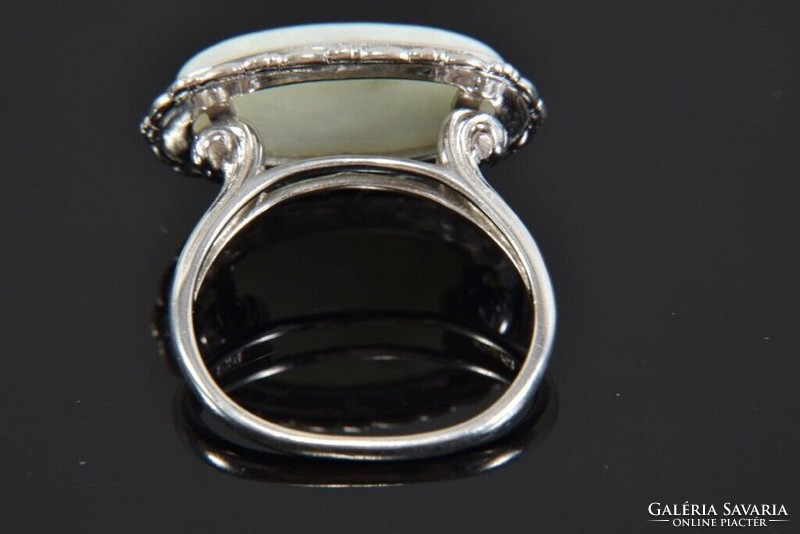 Designer silver ring with agate