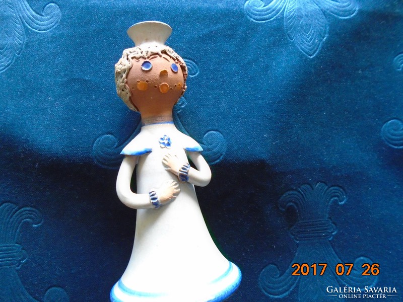 Figurative ceramic lady in the style of Ilona Kiss Rosé