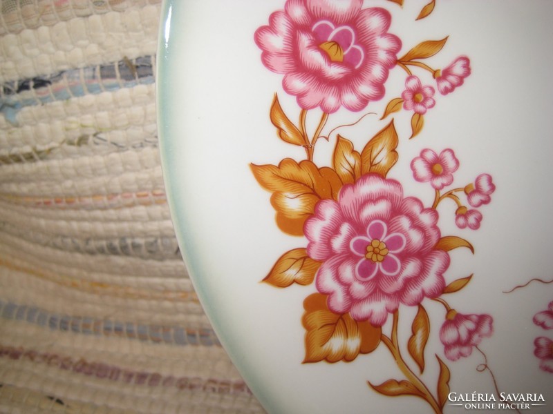 Zsolnay fali tányér   ,  szép virág  mintával , zöld preremmel   25 cm