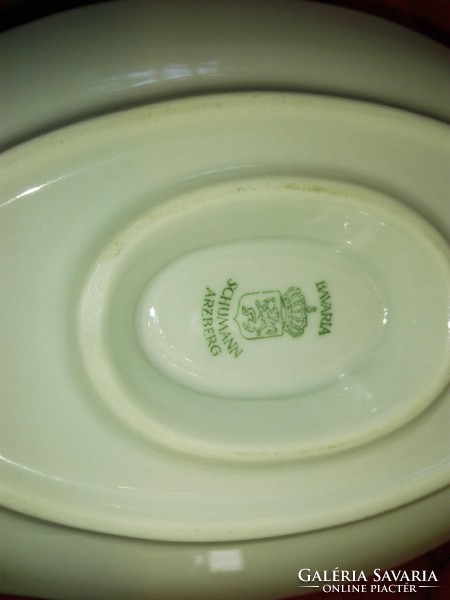 Old porcelain with sauce.