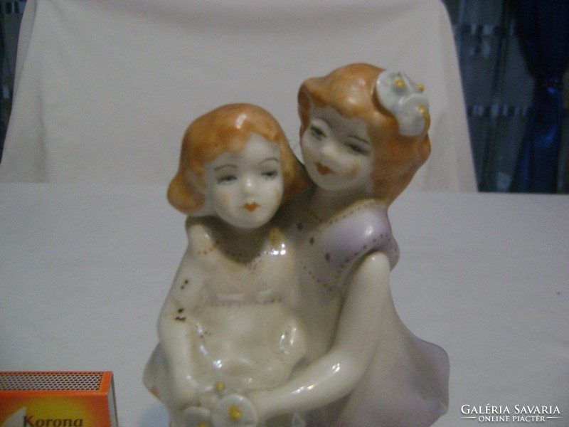 Porcelán kislányok nipp, figura