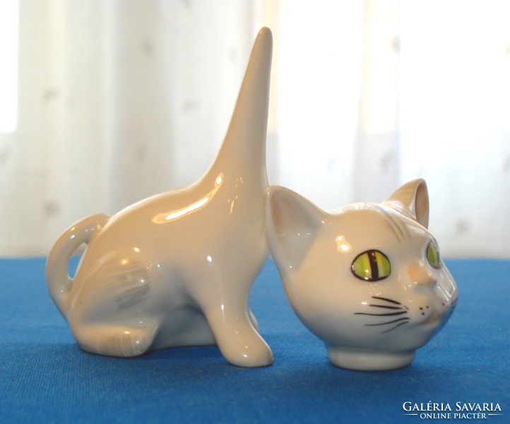 Art deco, porcelain ring-holder cat with green eyes