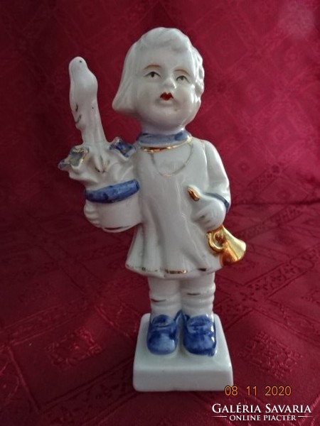 Porcelain figure, little girl with the dove, height 15 cm. He has!