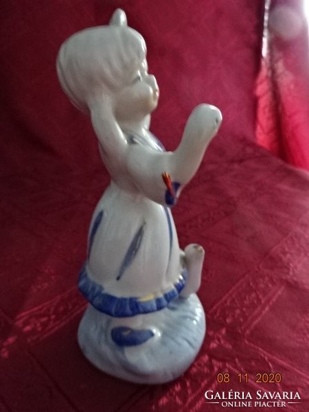 Porcelán figura, kislány libával, magassága 14 cm. Vanneki!