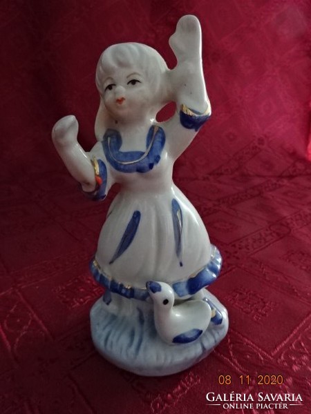 Porcelain figure, little girl with a goose, height 14 cm. He has!