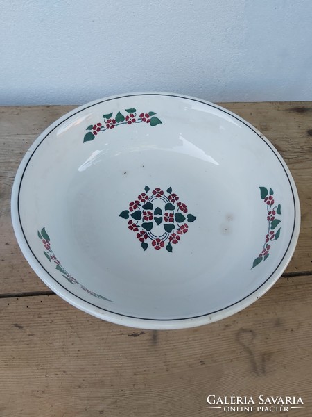 Beautiful Wilhelmsburg bowl, nostalgia beauty. Collectible piece