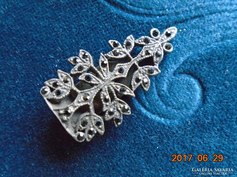 Antique goldsmith's work, pinched, openwork filigree flower pattern dress jewelry, with small black stones
