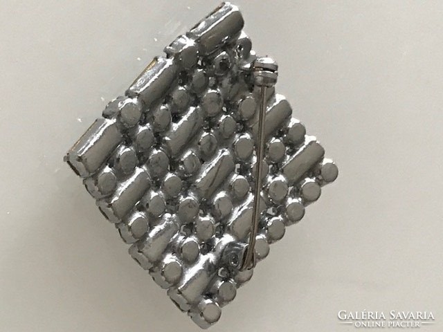 Rombusz alakú bross Swarovski kristályokkal, 3,2 x 3,2 cm