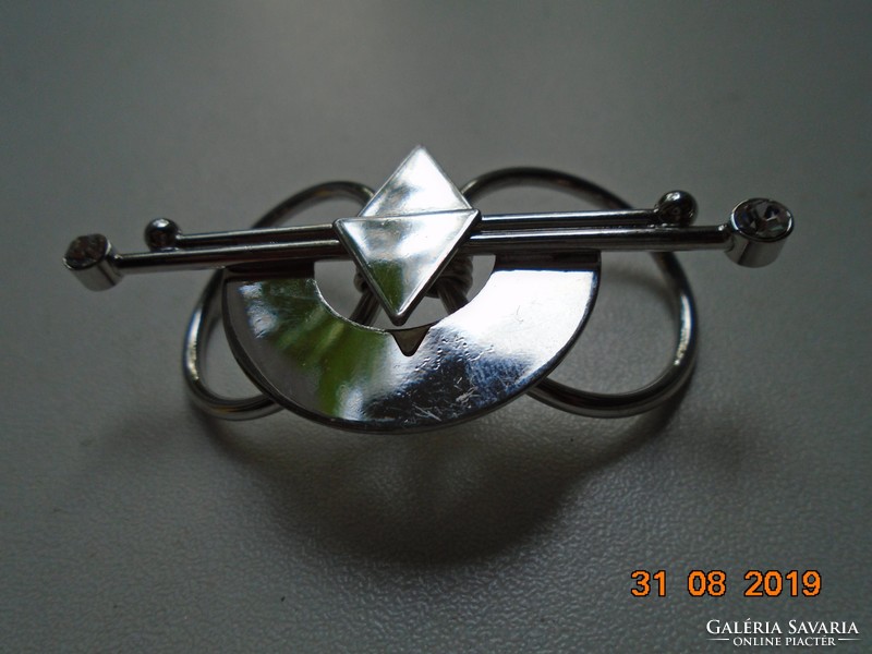 Art deco artistic pendant with clean geometric shapes