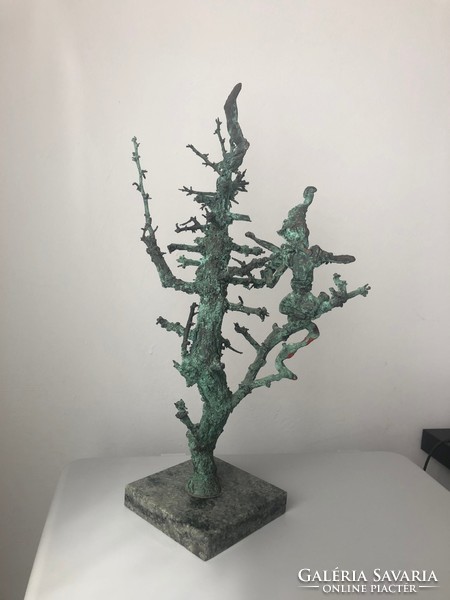 Tóth Ernő - mesefa kobolddal bronz szobor 40x25cm