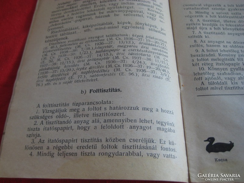 A magyar cserkész Ezermester könyve , 30 oldal és egy  hasonló könyv