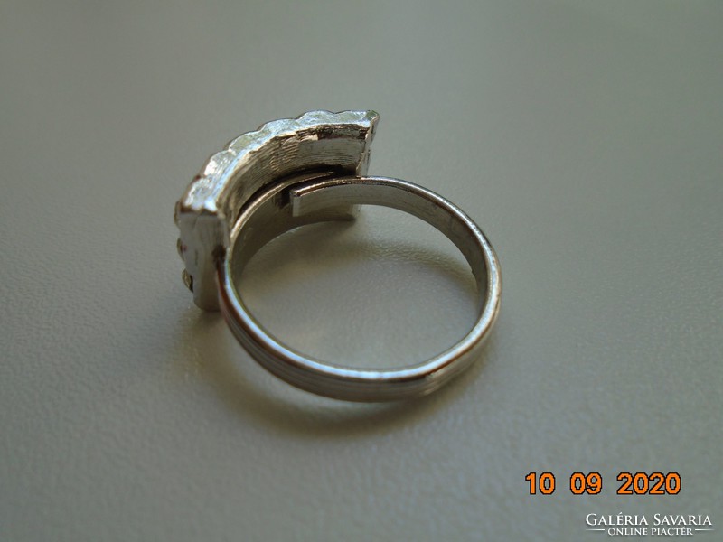 Sokköves dekoratív gyűrű