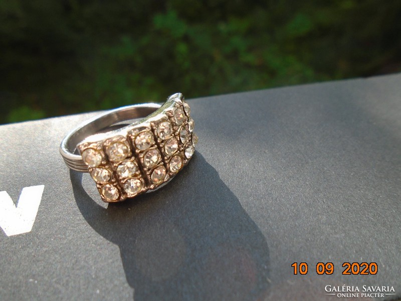 Decorative ring with stones