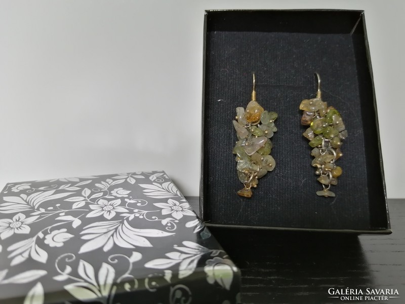 Mineral chip bracelet and earrings in gift box