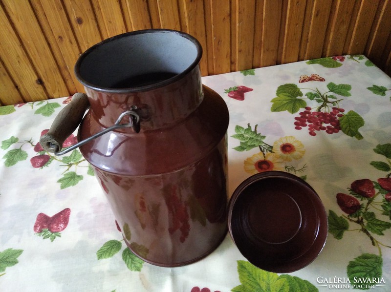 2 Liter brown Budafoki enamel milk jug