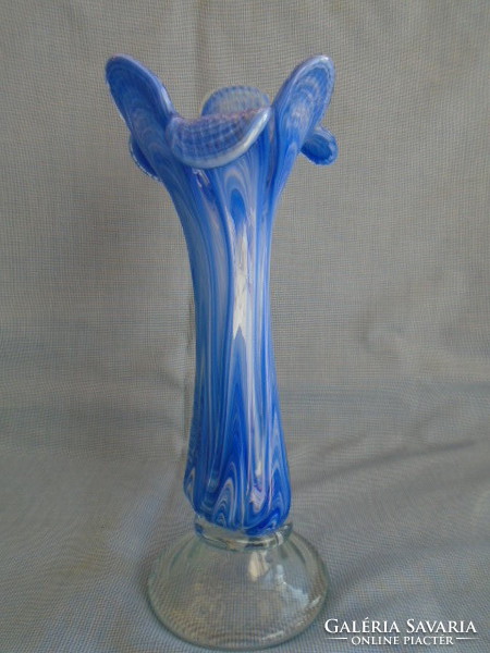 Fodros szélű kék Muranoi üveg váza 21,5 cm