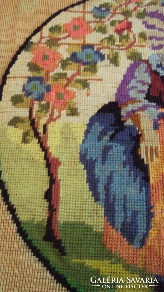 Biedermeier kisasszony virágkoszorúban---gondos apró öltéses, színes ANTIK gobelin.