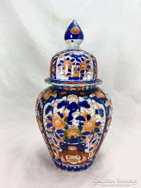 Large Japanese Imari porcelain urn vase - 04361