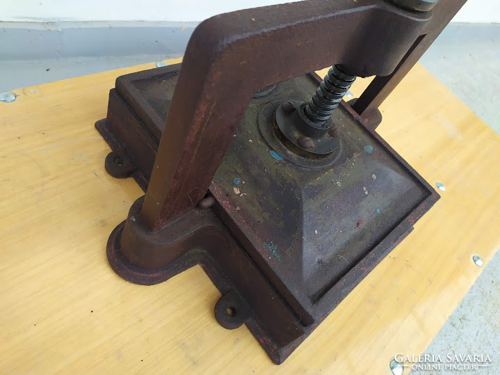 Antique iron book press book press graphics print graphic tool 3465
