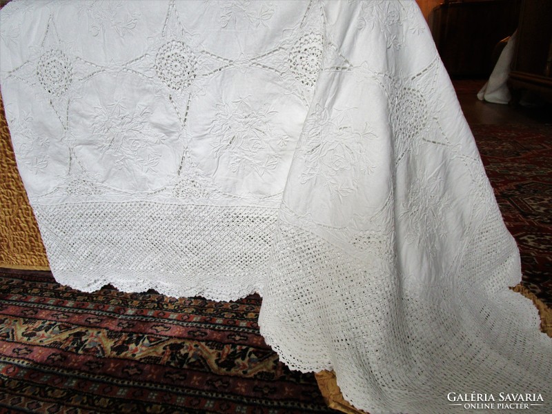 Art Nouveau meticulous crocheted lace + embroidery richly embroidered tablecloth tablecloth Hungarian handwork 1908