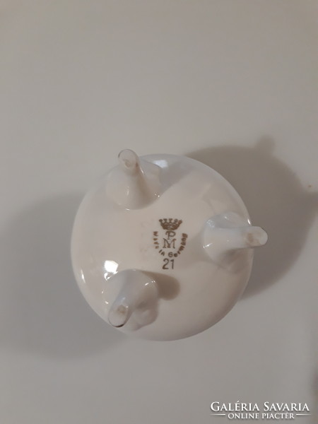 Német porcelán bonbonier, GDR PM jelzett, gazdagon díszített