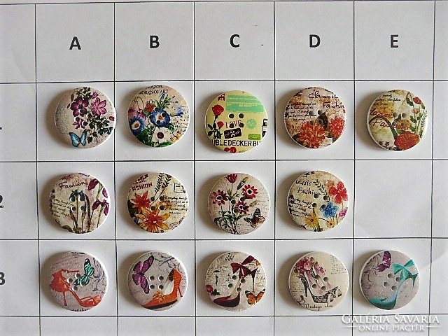 30 Mm wooden button, buttons from a collection for scrapbooking, clothes, bags vintage floral, stilettos